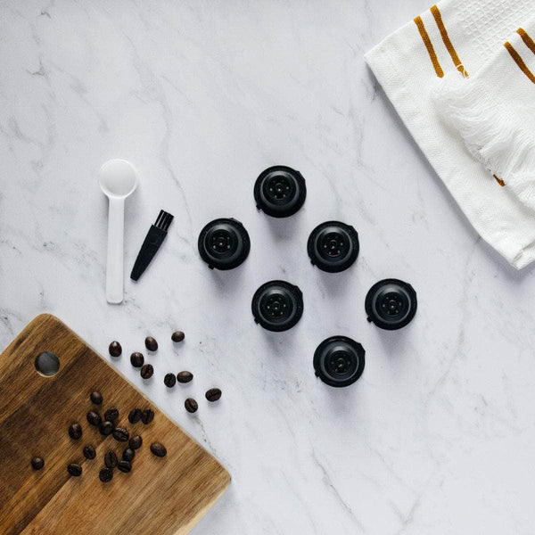 La Maison du Bambou 6 capsules noire + brosse + cuillère 3 ou 6 Capsules réutilisables Nespresso