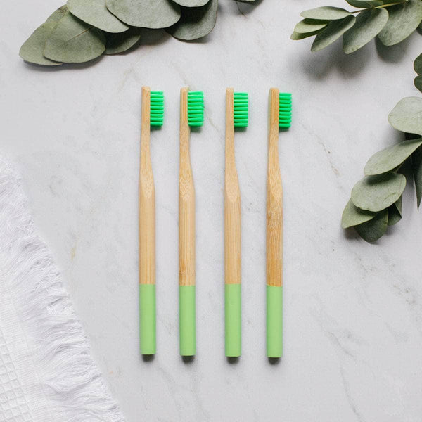 La Maison du Bambou Vertes Lot de 4 brosses à dents nouvelles couleurs